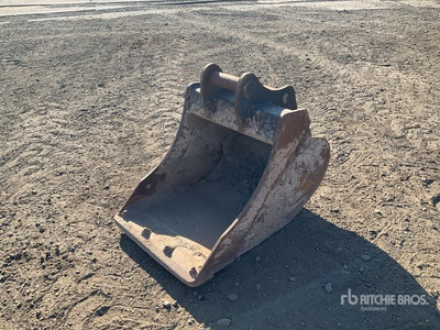 Excavator Bucket - Fits rhinos