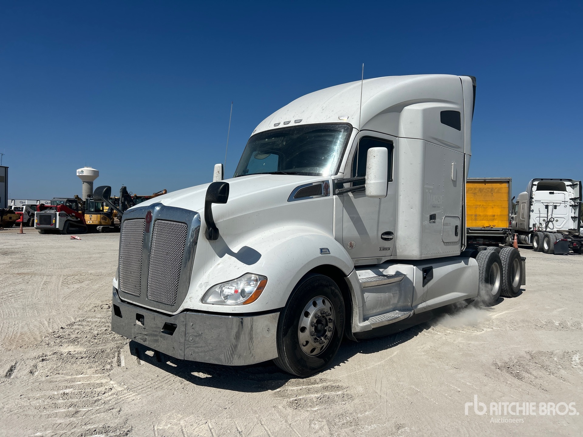 2022 Kenworth T680 6x4 T/A Sleeper Truck Tractor