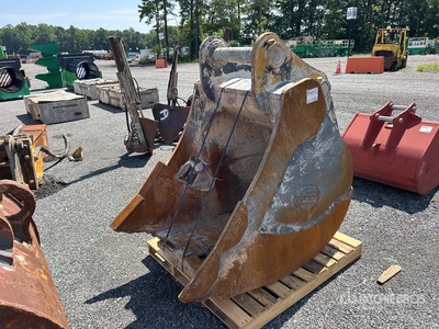 36 in Digging Excavator Bucket - Fits Hitachi/Volvo