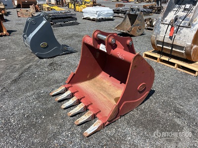 36 in Digging Excavator Bucket - Fits Takechi TB290