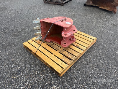Strickland 18 in Digging Excavator Bucket - Fits Takeuchi TB257