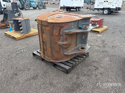 Strickland 42 in Digging Excavator Bucket - Fits Deere/Hitachi/Volvo 29 ton