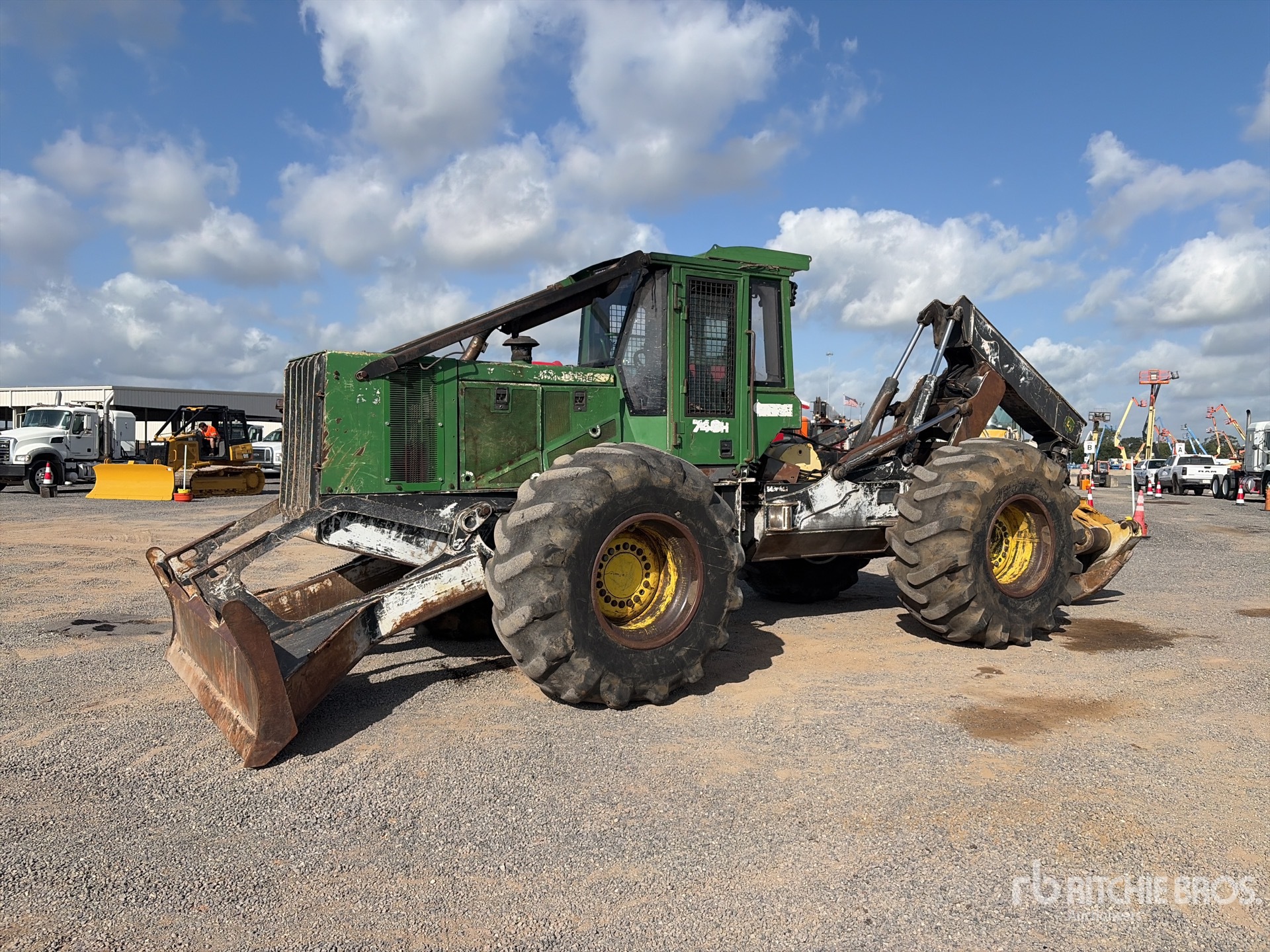 2014 John Deere 748H 4x4 Skidder
