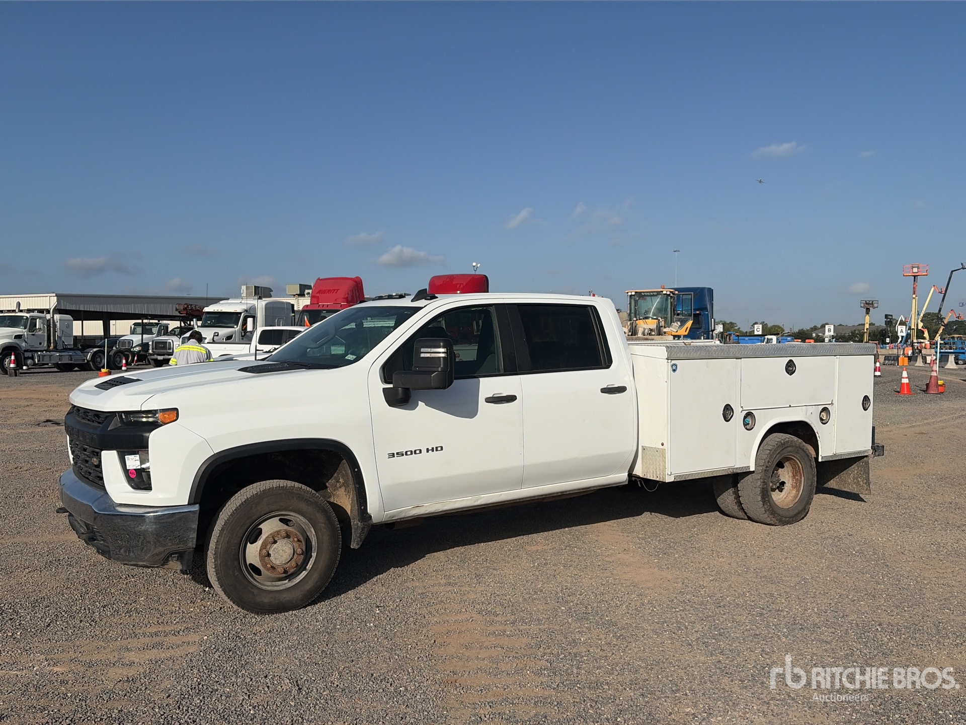 2022 Chevrolet Silverado 3500HD 4x4 Crew Cab Utility Truck