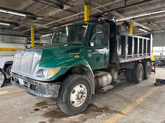 2006 International 7400 6x4 T/A Dump Truck (Inoperable)