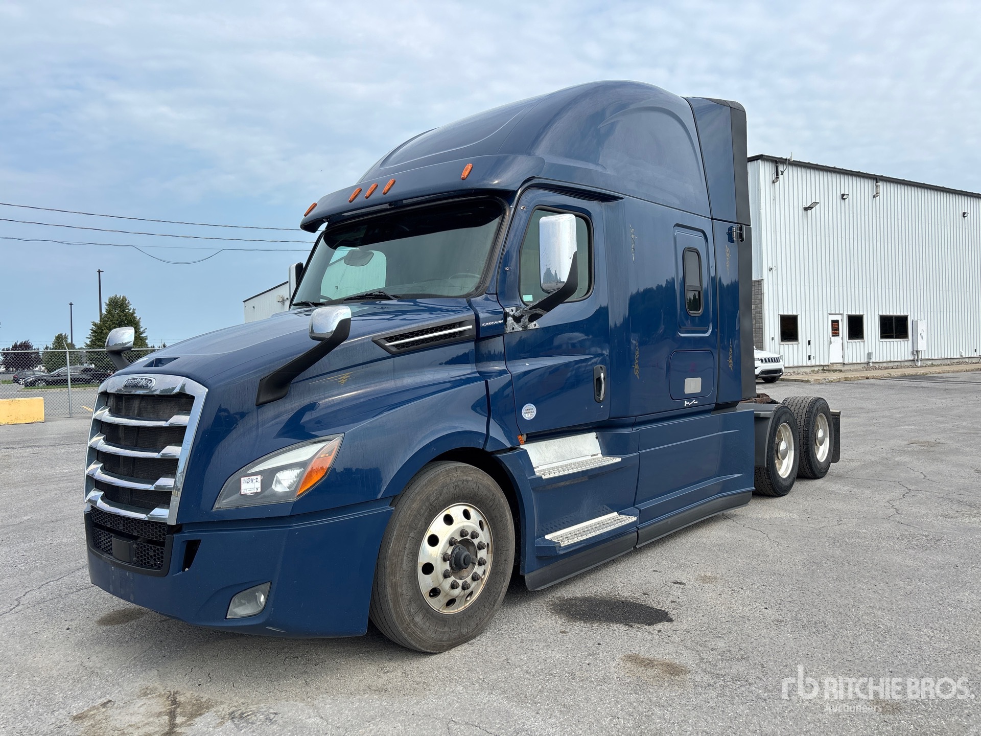 2021 Freightliner Cascadia 126 6x4 T/A Sleeper Truck Tractor