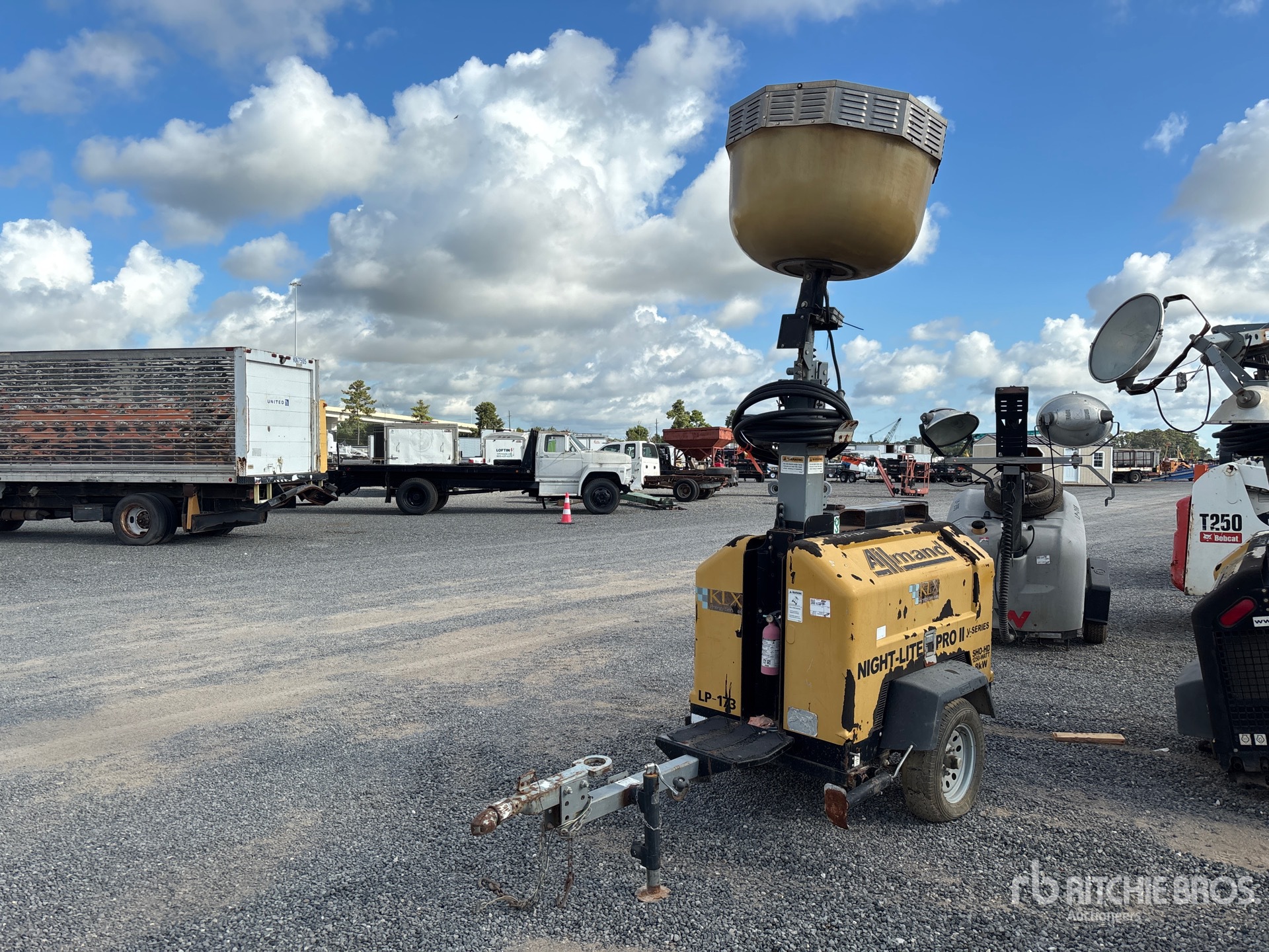 2014 Allmand Night-Lite Pro II 8 kW Light Tower