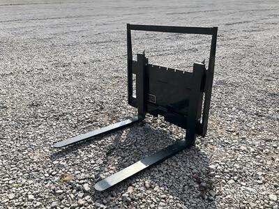 2026 GIYI GY-XHC Mini Skid Steer Forks (Unused)