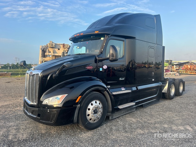 2022 Peterbilt 579 6x4 T/A Sleeper Truck Tractor