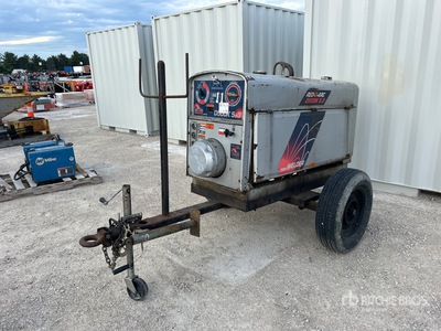 Red-D-Arc D500K 5+3 400 A Mobile Multi-Process Engine Driven Welder