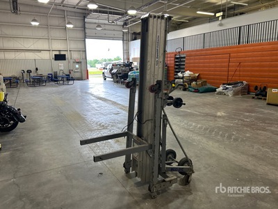 2001 Genie SLC-24 Material Hoist