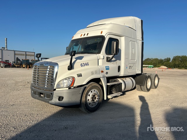 2015 Freightliner Cascadia 125 6x4 T/A Sleeper Truck Tractor