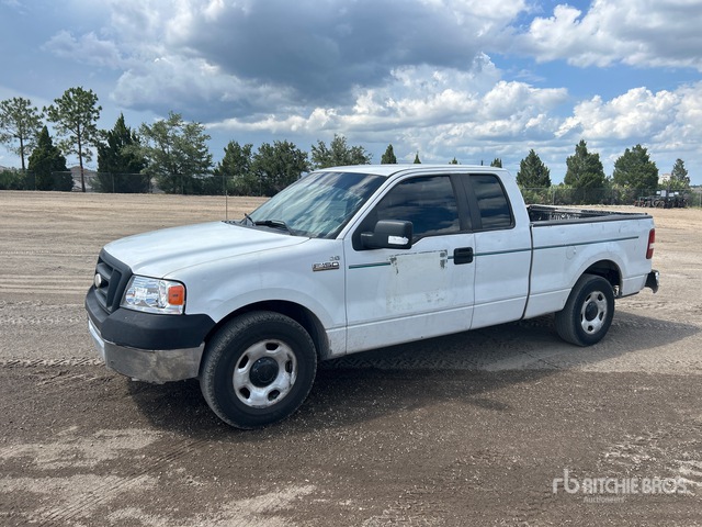 2007 Ford F-150 XL 4x2 Extended Cab Pickup