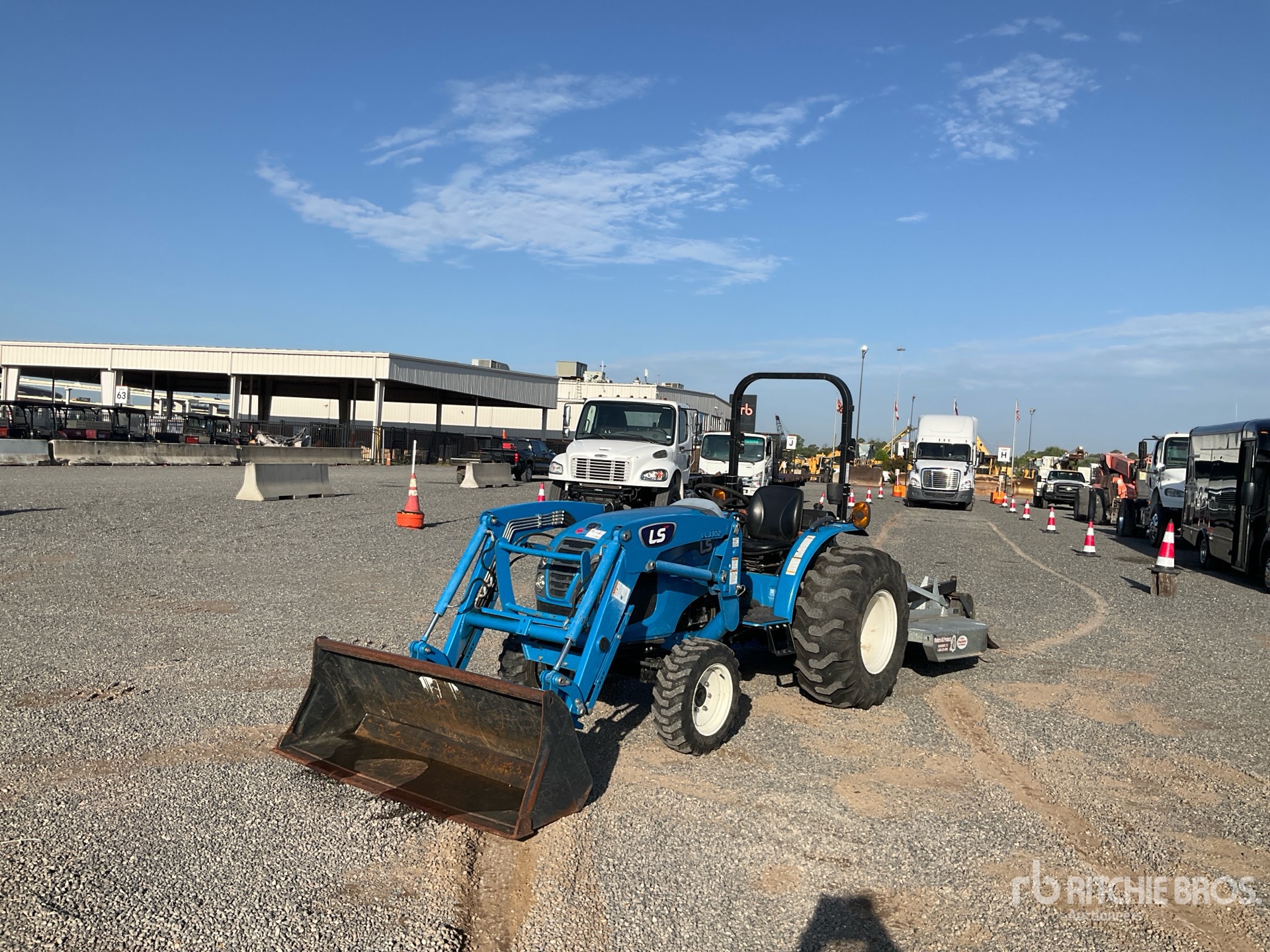 2022 LS Mtron MT235E 4WD Utility Tractor