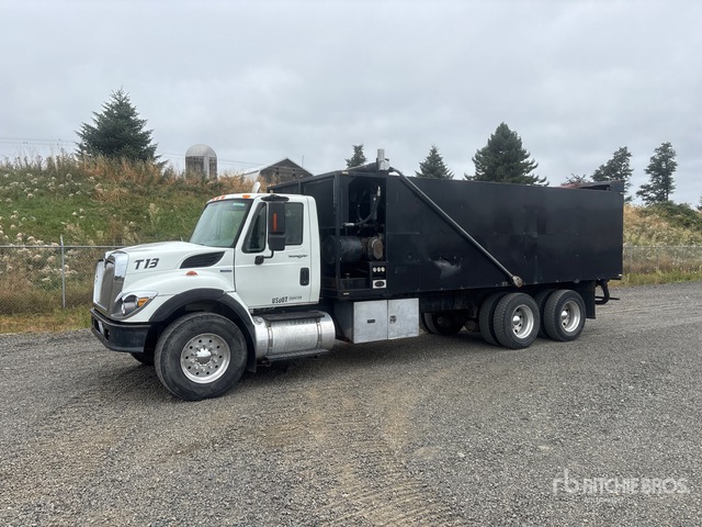 2008 International WorkStar 7400 6x4 Mulch Blower Truck