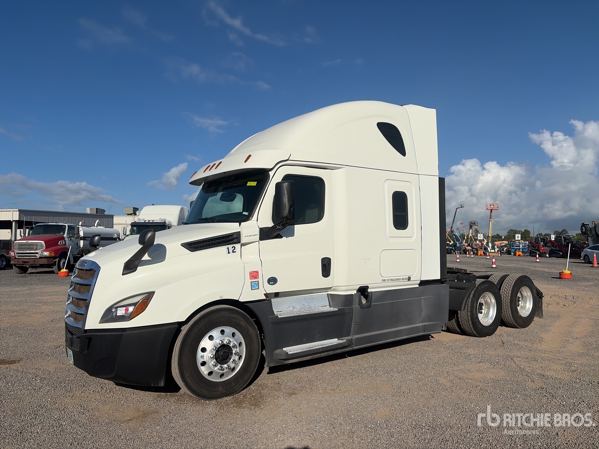 2019 Freightliner Cascadia 126 6x4 T/A Sleeper Truck Tractor