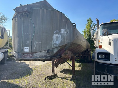 1959 Fruehauf 4612 T/A Turntable Trailer cisterna