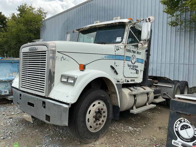 2006 Feightliner Classic 120 6x4 Winch Truck 2006 Feightliner Classic 120 6x4 Winch Truck