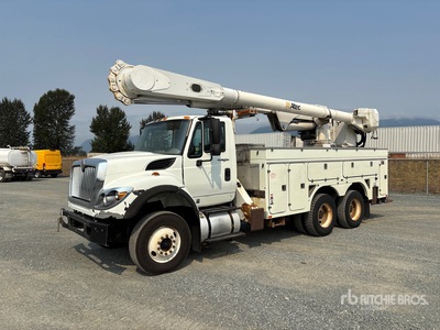 Altec AM55E 56 ft on 2013 International 7400 6x4 شاحنة منصة مرفوعة