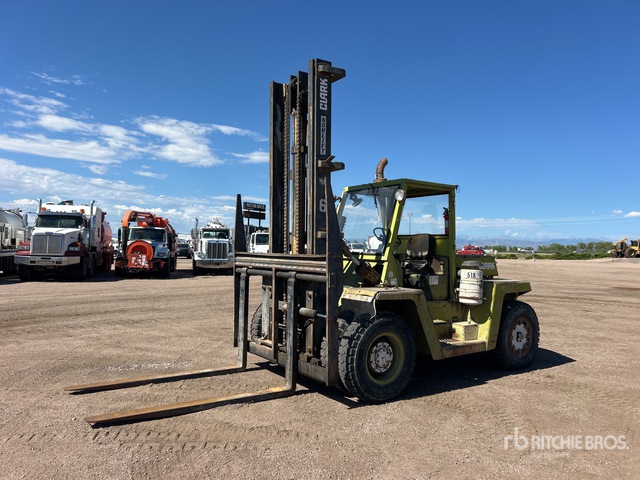 Clark C500Y180D 16000 lb Pneumatic Tire Forklift