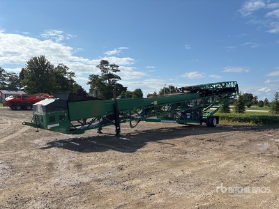 2019 McCloskey ST100 36 in x 100 ft Portable Radial Stacking Conveyor