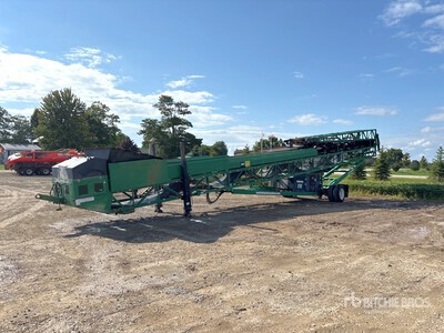 2019 McCloskey ST100 36 in x 100 ft Portable Radial Stacking Conveyor