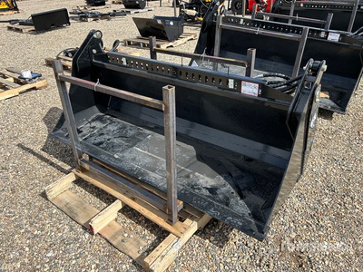 2026 GIYI GY-KH72 72 in 660 lb Multi-Purpose Skid Steer Bucket (Unused)