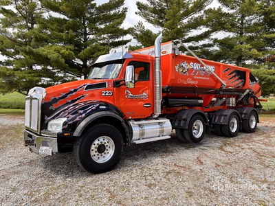 Soil-King Extreme XTR 25 on 2019 Kenworth T880 8x4 Stone Spreader Truck