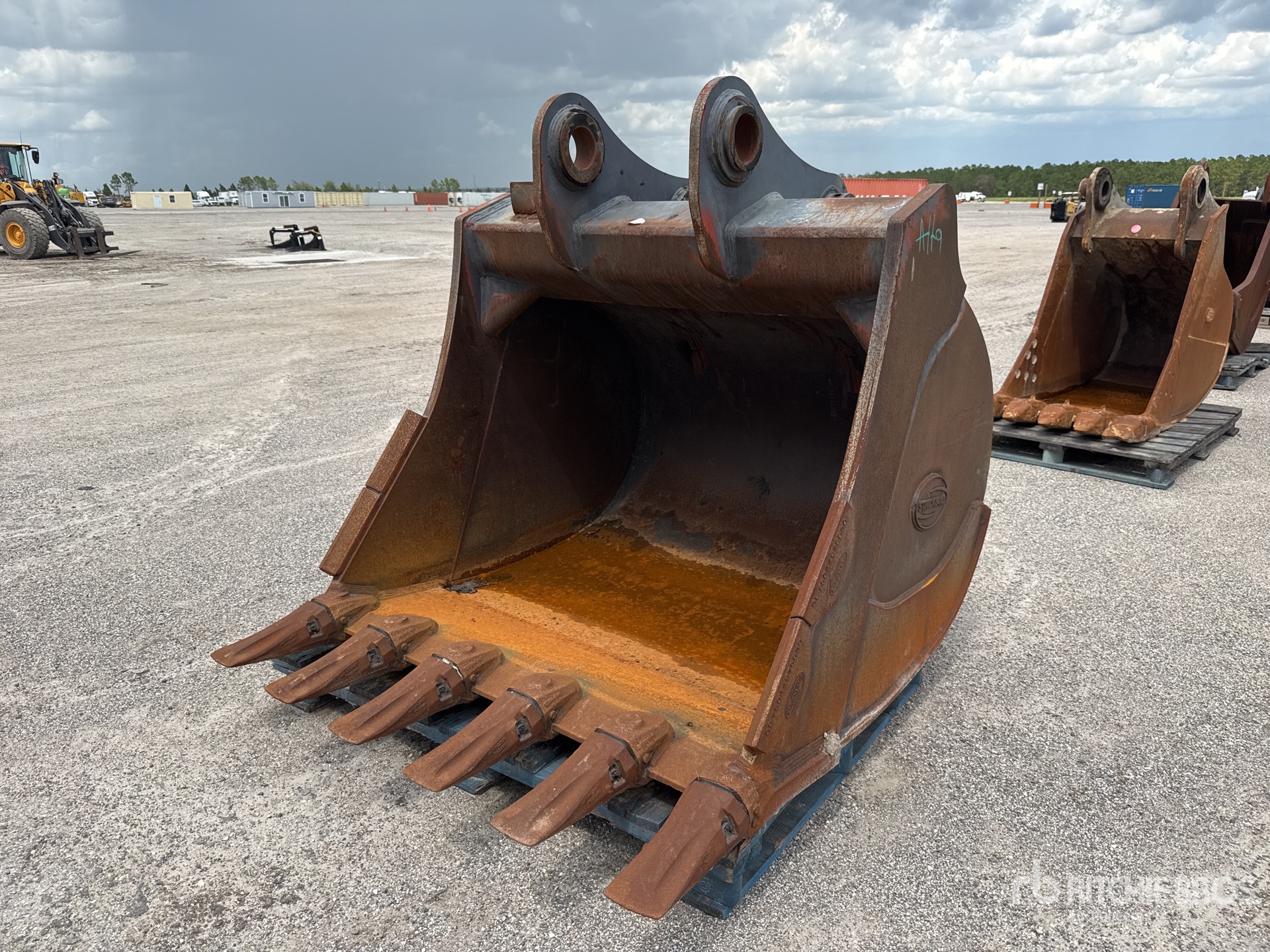 Strickland 60 in Digging Excavator Bucket - Fits Volvo EC380
