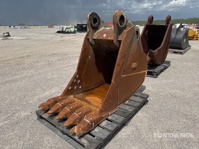38 in Digging Excavator Bucket