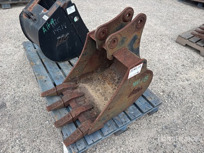 1975 19 in Digging Excavator Bucket