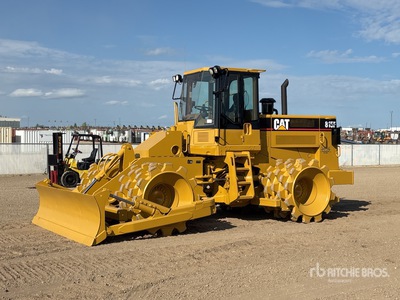 2006 Cat 815F ضاغطة التربة باربع عجلات