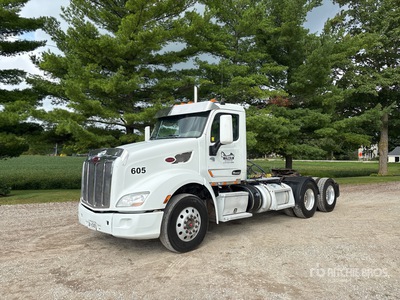 2014 Peterbilt 579 6x4 تراكتور شاحنة نهارية (ثنائية المحور)