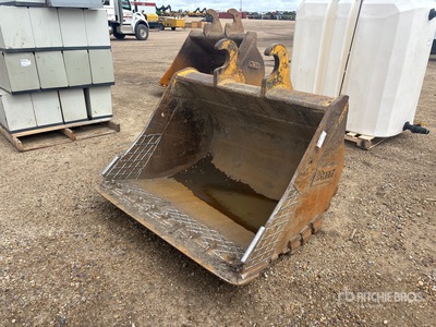 Brandt 60 in Q/C Cleanup Excavator Bucket - Fits John Deere 245GLC