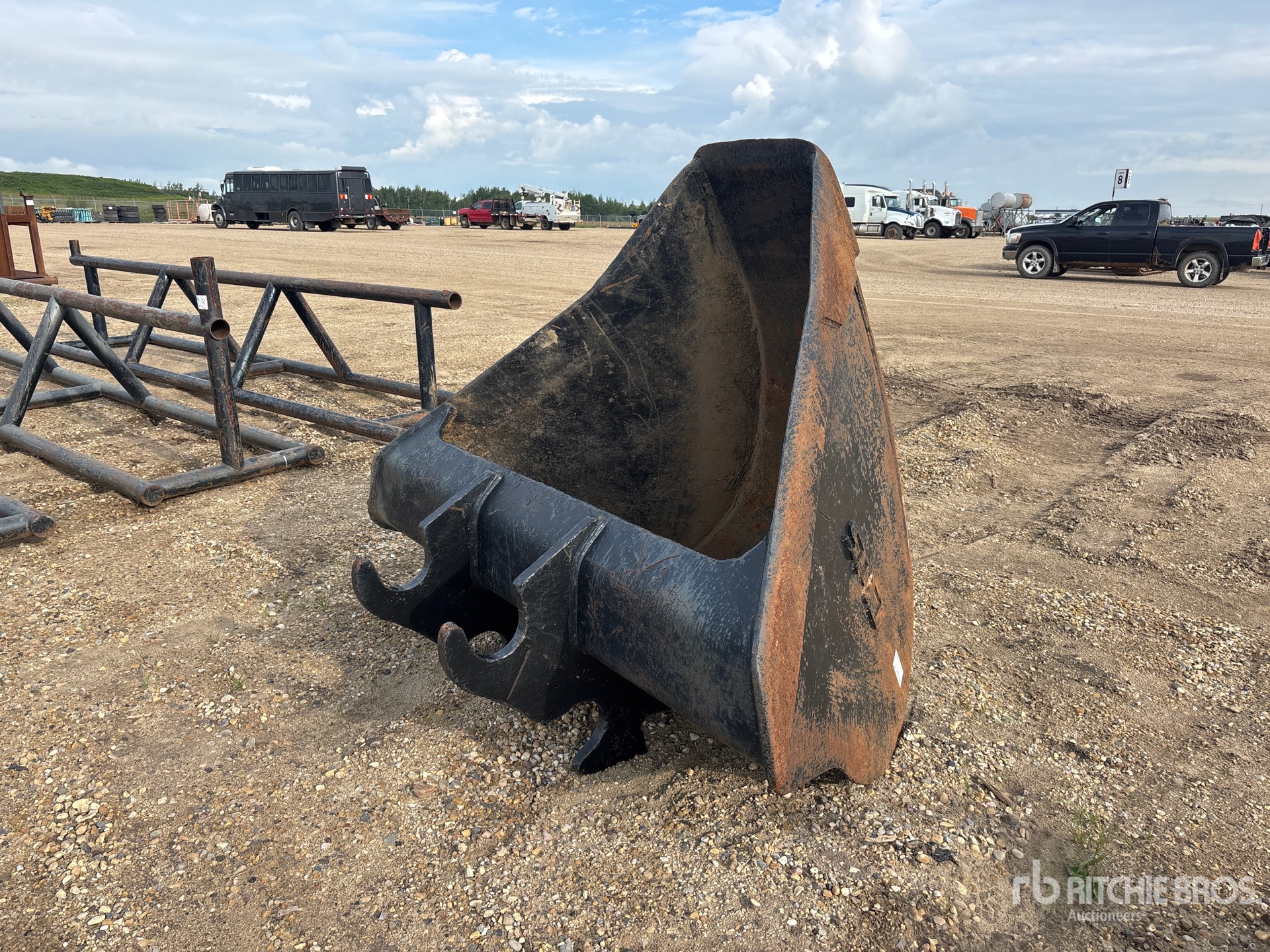 CWS Q/C V Bucket - fits 250 Series Excavator Bucket
