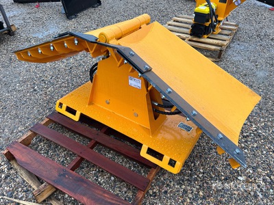 2026 GIYI GY-VSB74 74 in V-Shaped Skid Steer Snow Blade (Unused)