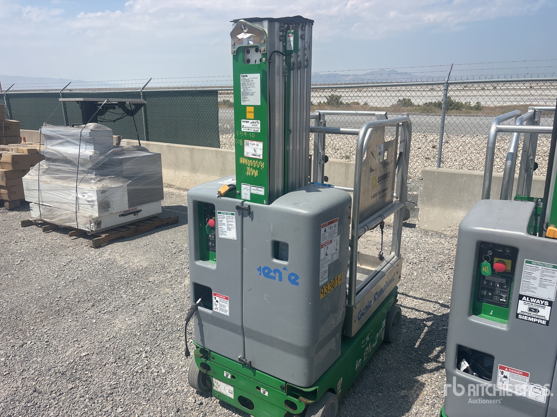 2016 Genie GR20 Vertical Mast Lift
