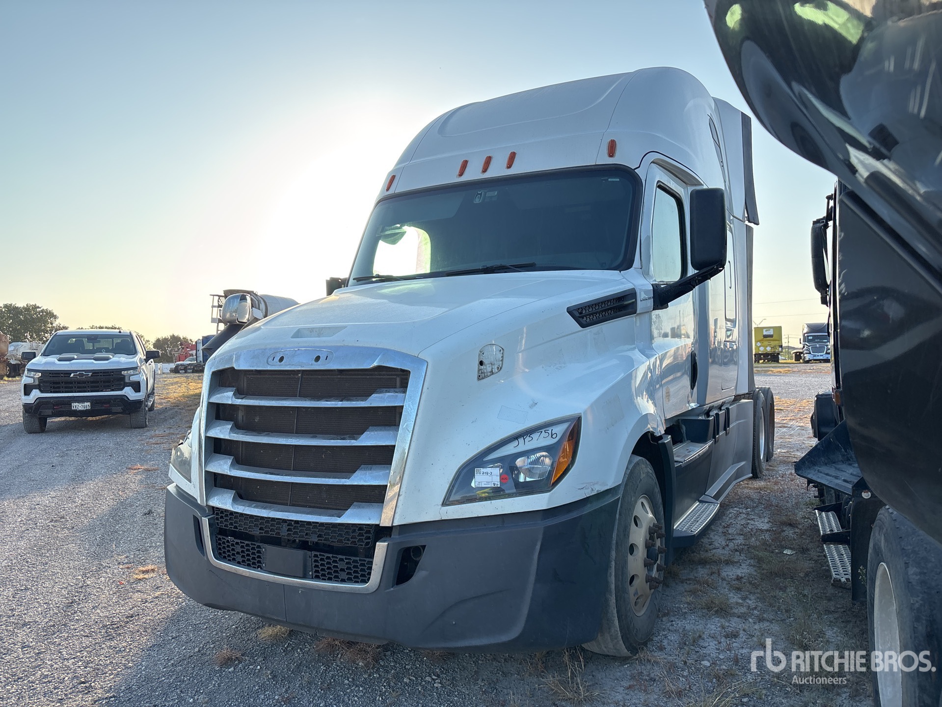 2019 Freightliner Cascadia 126 6x4 T/A Sleeper Truck Tractor (Inoperable)