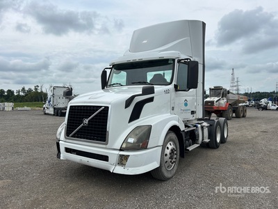 2014 Volvo VNL 6x4 T/A Dagcabine Trekker