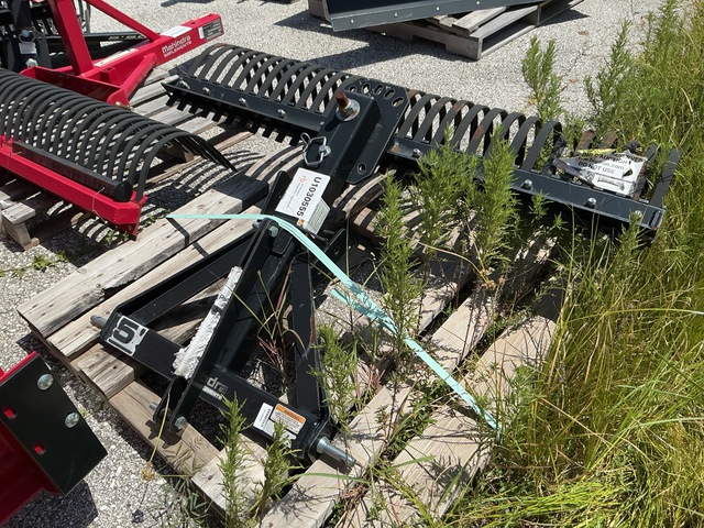 Mahindra 20KLR1060-M 60 in 3-Point Rake Attachment (Unused)