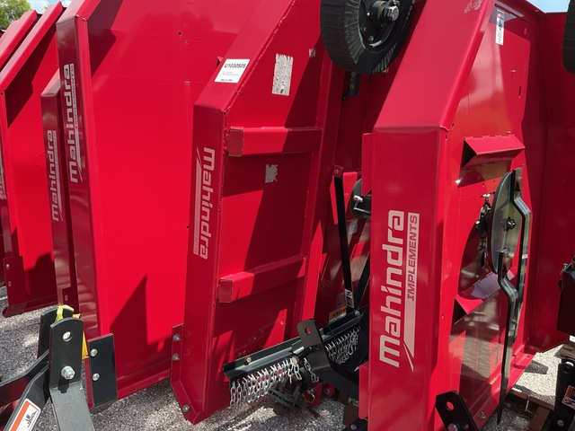 Mahindra 20KRCMD72SC-CG-M 72 in 3-Point Hitch Rotary Cutter (Unused) Mahindra 20KRCMD72SC-CG-M 72 in 3-Point Hitch Rotary Cutter (Unused)