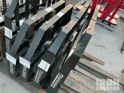Mahindra PFA4000 48 in Tractor Pallet Forks (Unused)