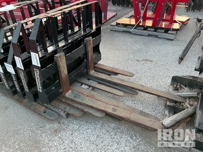 Mahindra PFA4000 48 in Tractor Pallet Forks (Unused)