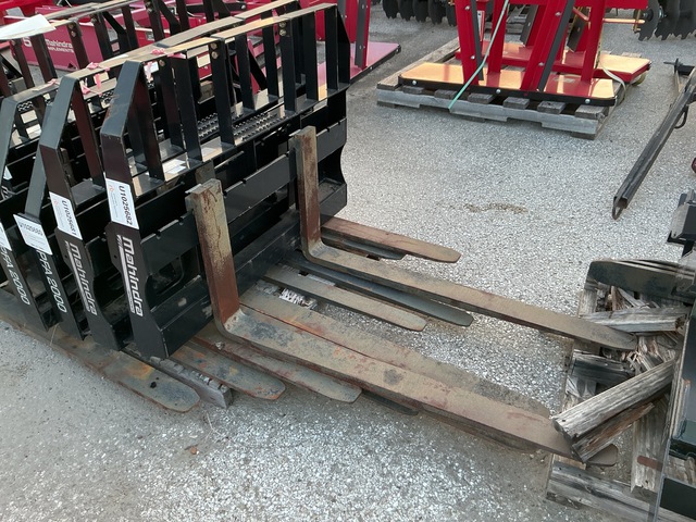 Mahindra PFA4000 48 in Tractor Pallet Forks (Unused)