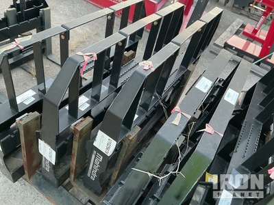 Mahindra PFA4000 48 in Tractor Pallet Forks (Unused)
