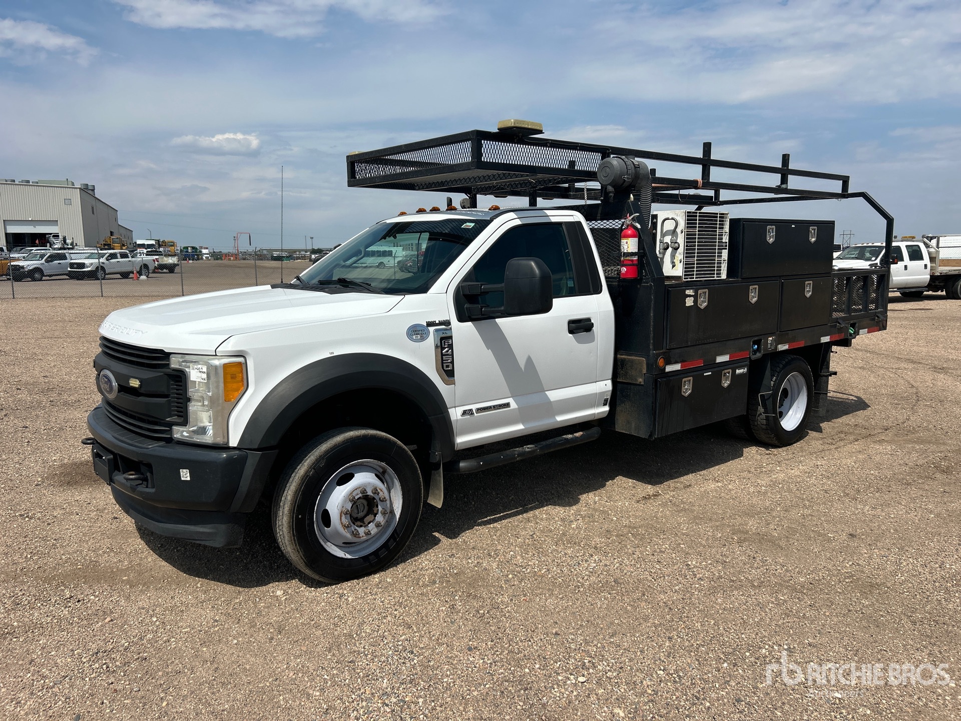 2017 Ford F-450 XL 4x4 Flatbed Truck