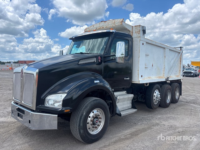 2016 Kenworth T680 8x4 Tri/A Dump Truck