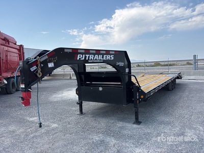 2026 PJ Trailers 30 ft T/A Gooseneck Equipment Trailer