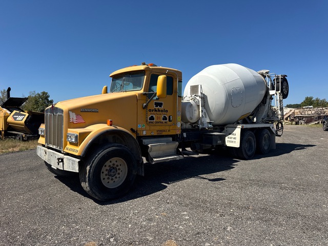 2007 Kenworth W900B 8x4 Mixer Truck