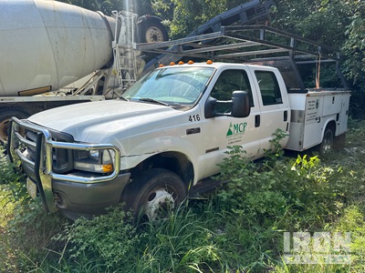 2003 Ford F-450 4x2 Crew Cab Utility Truck